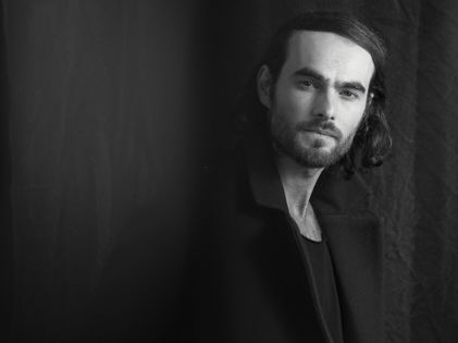 Mihail a lansat "Anais", cea de-a șasea piesă din albumul de debut.