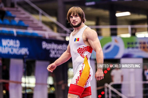 Молдавский спортсмен одержал победу на Чемпионате мира по борьбе