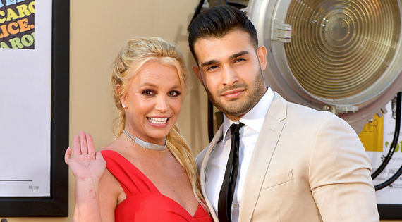 BRITNEY SPEARS a anunțat că se logodește