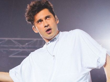 Cutii imense pentru Dan Balan: Ce au ascuns în interior fanele