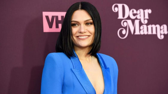 Cântăreața Jessie J a dezvăluit că este însărcinată!