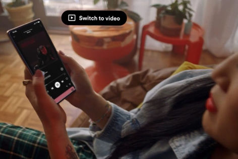 Spotify теперь предлагает музыкальные видеоклипы, конкурируя с YouTube
