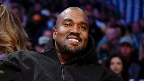 Kanye West șochează, din nou. Artistul i-a cerut iertare lui Kim