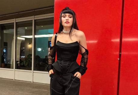 Irina Rimes le prezintă ascultătorilor piesa "Flori de mai"
