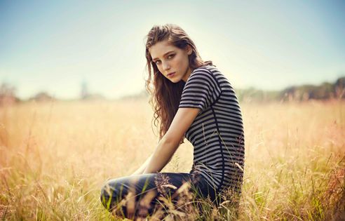 Interpreta Birdy surprinde cu o nouă piesă