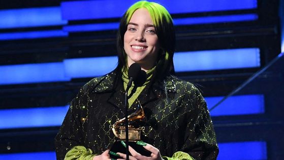 În vârstă de 18 de ani, Billie Eilish va cânta pe scena galei Oscar