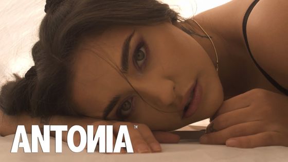 Antonia a lansat un nou videoclip "Muți"
