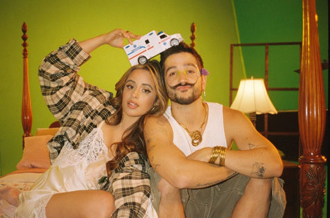 Camilo&amp;Camila Cabello prezintă fanilor videoclipul la piesa: Ambulancia