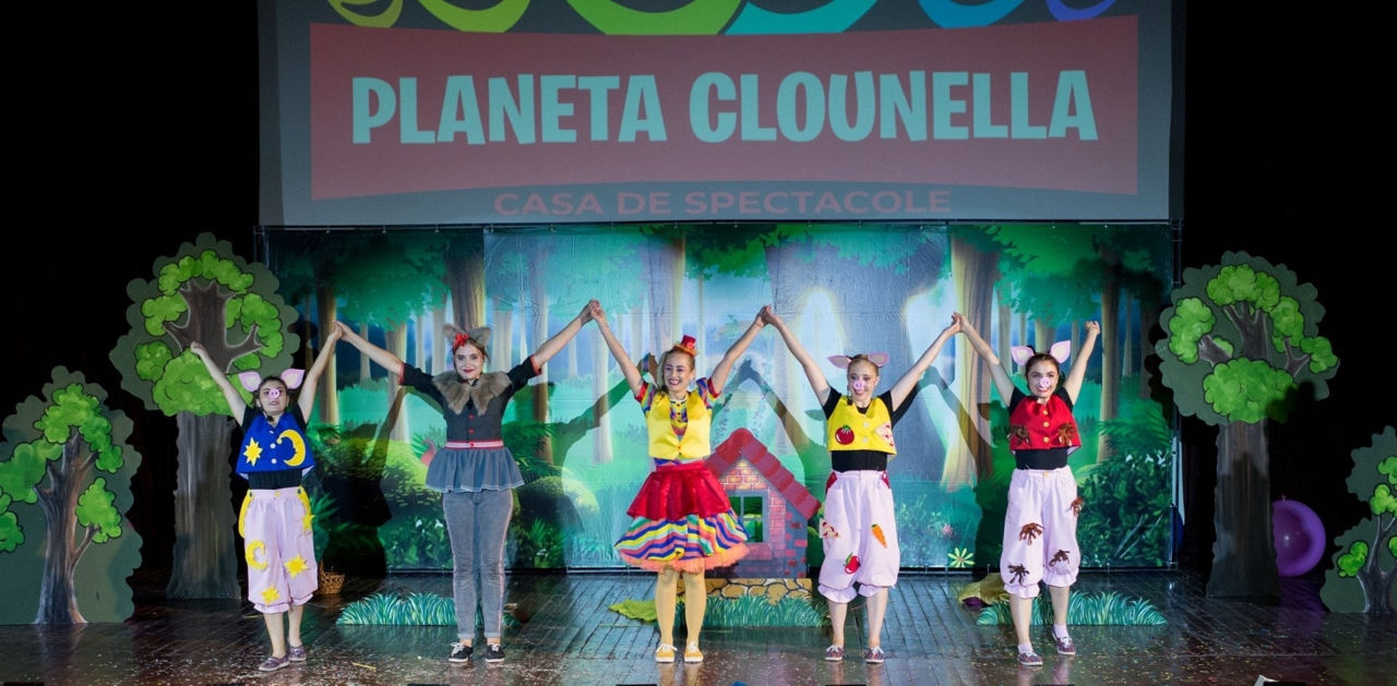 Aventurile celor Trei Purceluși - Spectacol Interactiv de Animație pentru Copii