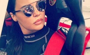 O tânără din Rusia, pilot de curse, i-a înnebunit pe toţi cu formele ei (Foto)