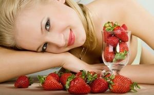 Почему бегунам стоит налегать на клубнику в начале лета?