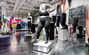 В магазинах Nike появились бодипозитивные манекены