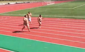 Невероятно: борцы сумо бегают (Видео)