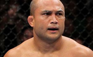 O legendă din UFC s-a bătut cu bodyguardul unui club