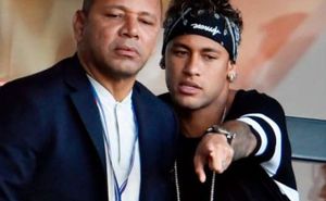 Tatăl lui Neymar susţine că se va întoarce cu fiul său la Paris