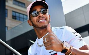 Lewis Hamilton și-a prelungit contractul cu Mercedes până în anul 2020