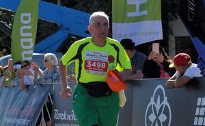 Bărbatul de 85 de ani, care a învins cancerul, a alergat al V maraton