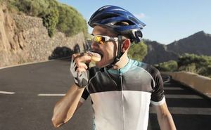 Горькая правда: действительно ли сахар дает велосипедистам энергию