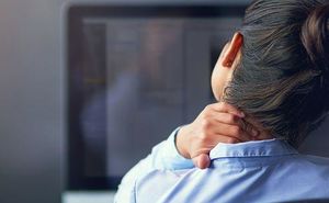 5 mușchi pe care trebuie să-i întinzi dacă stai așezat toată ziua