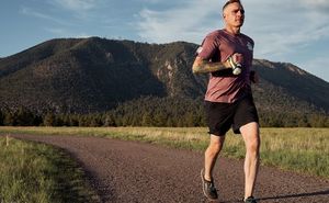 How to Carry Water on a Run or During a Race