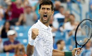 Novak Djokovic a câştigat trofeul la Australian Open