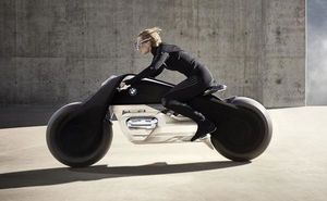 Un nou concept de la BMW: Motocicleta incredibilă care nu se poate răsturna (Foto)