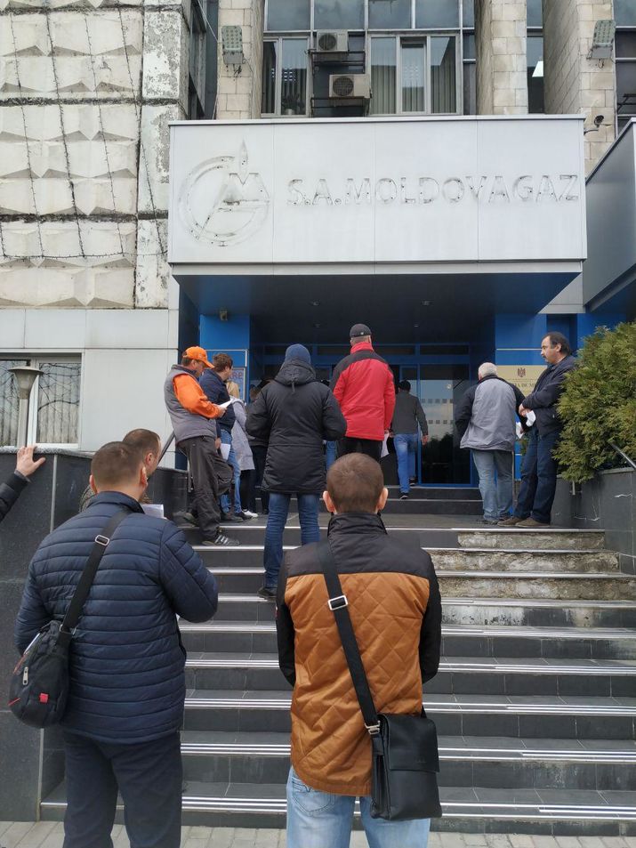 Трахнул в машине любительское Трахнул в машине любительское