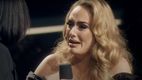 Adele a izbucnit în lacrimi pe scenă: Ce surpriză i s-a făcut