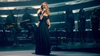 Adele a izbucnit în lacrimi pe scenă: Ce surpriză i s-a făcut