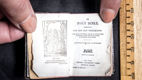 O Biblie în miniatură, descoperită la Biblioteca Centrală din Leeds