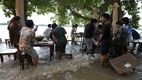 Restaurantul în care apa plutește, atracția turiștilor din Thailanda