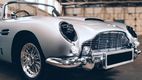 Mașina lui James Bond, în miniatură: 21 CP și o serie de gadget-uri