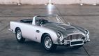 Mașina lui James Bond, în miniatură: 21 CP și o serie de gadget-uri