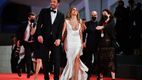 Jennifer Lopez şi Ben Affleck au atras toate privirile pe covorul roşu