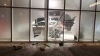 Un conducător de Mazda a făcut prăpăd pe teritoriul unui centru Volvo