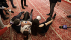 Activiști, tăvăliți în Parlamentul României: Avem dreptul să protestăm