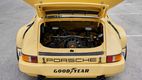 Un Porsche 911 care i-a aparținut lui Pablo Escobar este scos la vânzare