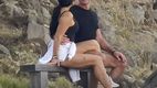Jeff Bezos și iubita lui, surprinși în ipostaze tandre pe o insulă