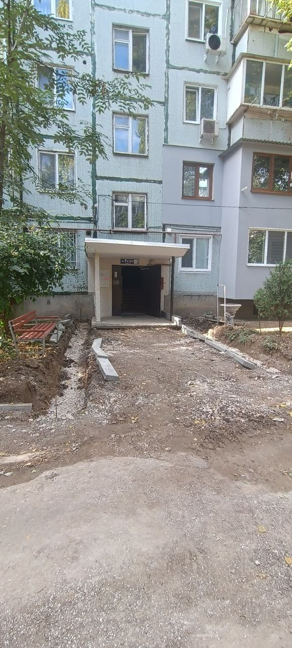 cur-ile-de-bloc-de-pe-strada-paris-n-plin-proces-de-modernizare