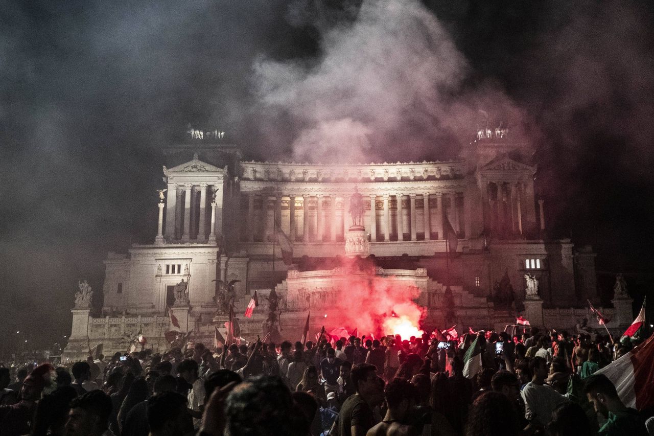 Italia s-a întors cu trofeul EURO 2020: Jucătorii, primiți ca niște eroi