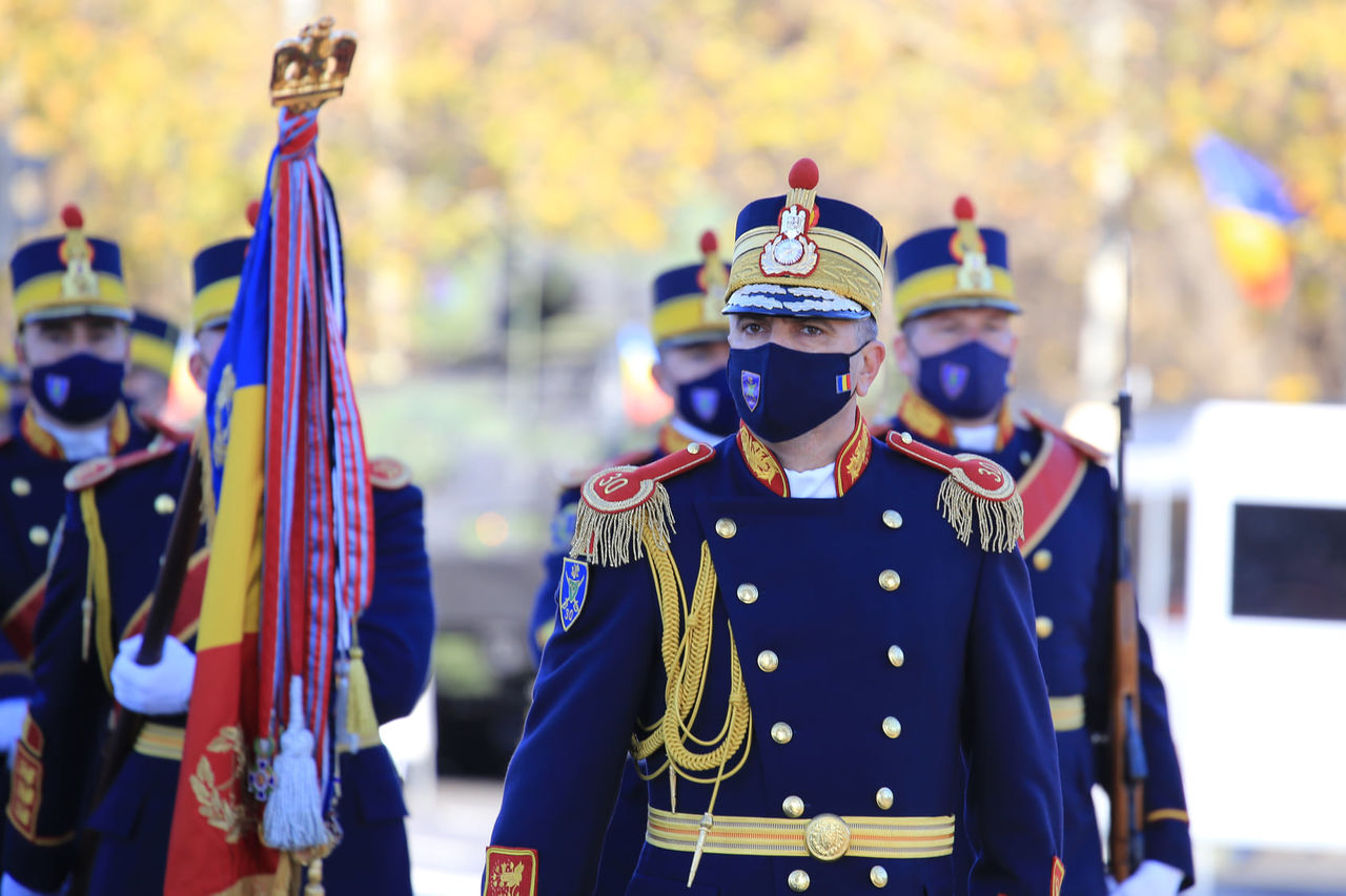 Militarii Armatei R. Moldova au defilat la parada de la București