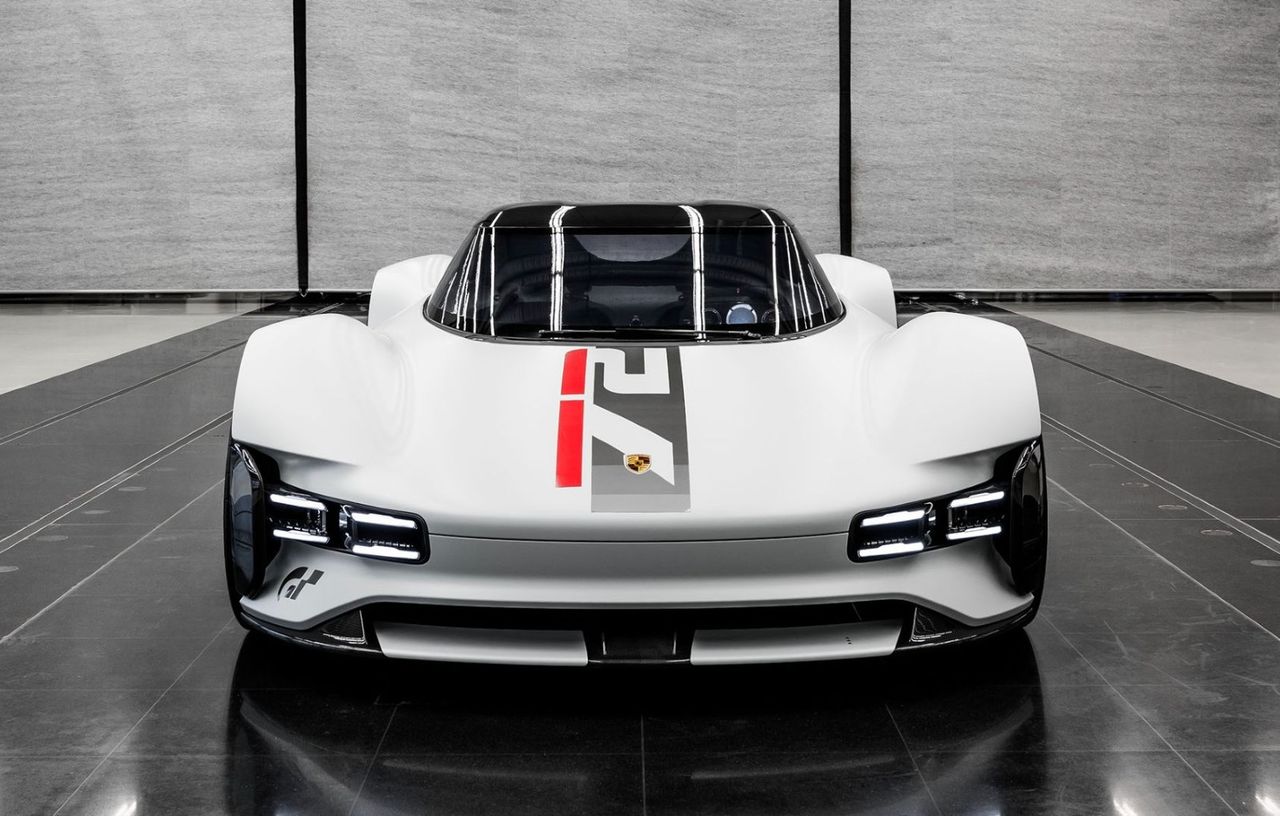 Porsche prezintă Vision GT, un concept creat pentru jocul Gran Turismo 7