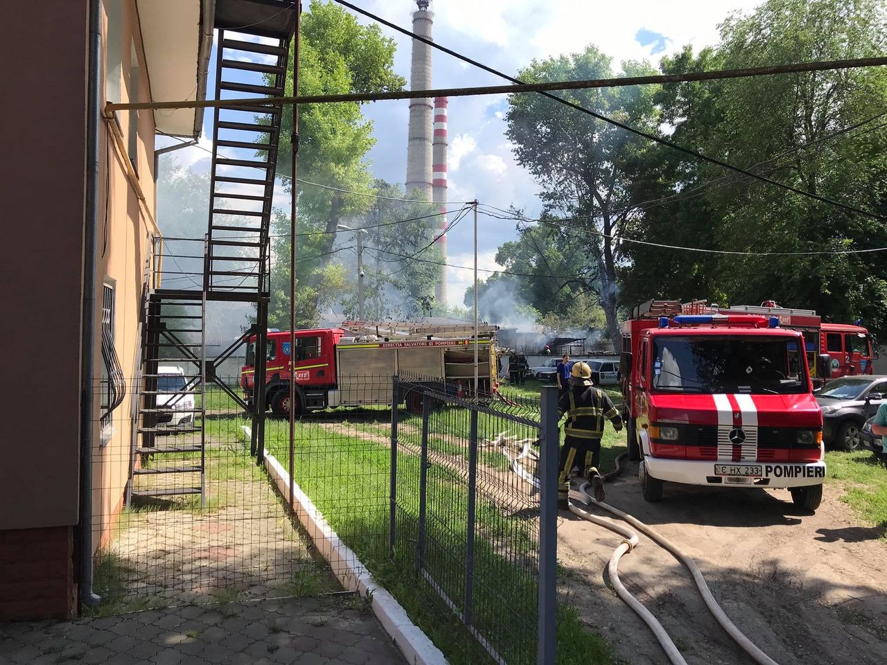 Un depozit din sectorul Ciocana, cuprins de flăcări: Primele imagini