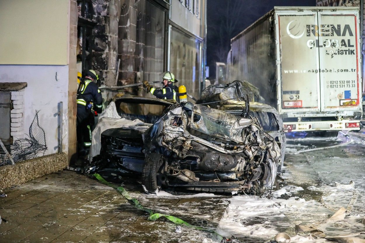Germania: Un TIR condus de un șofer beat a spulberat 31 de mașini