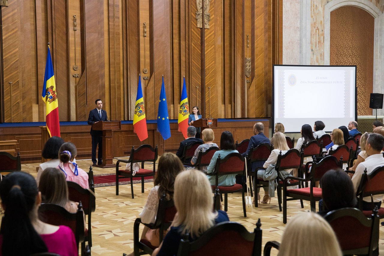 Noii angajați ai Cancelariei de Stat au depus jurământul de credință