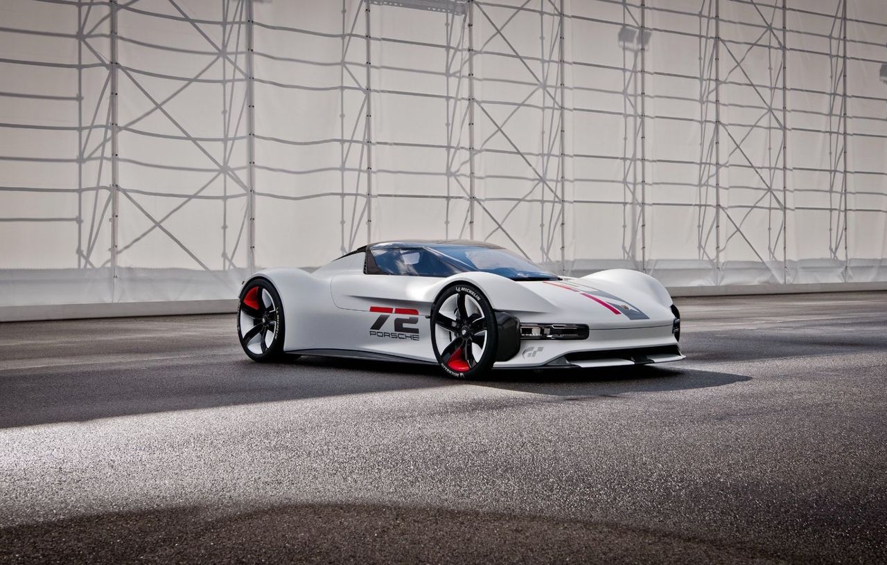 Porsche prezintă Vision GT, un concept creat pentru jocul Gran Turismo 7