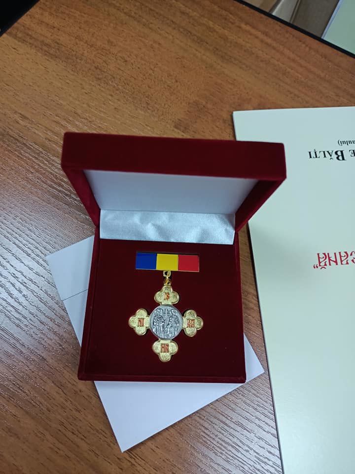 Episcopia de Bălți a decorat 5 lucrători medicali de la spitalul Glodeni