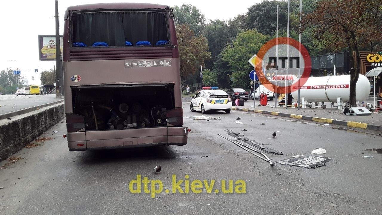 Autobuz cu moldoveni, răsturnat la Kiev: 20 de răniți. Primele imagini