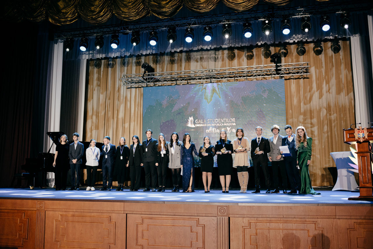 Cei mai buni studenți moldoveni din afara țării, premiați