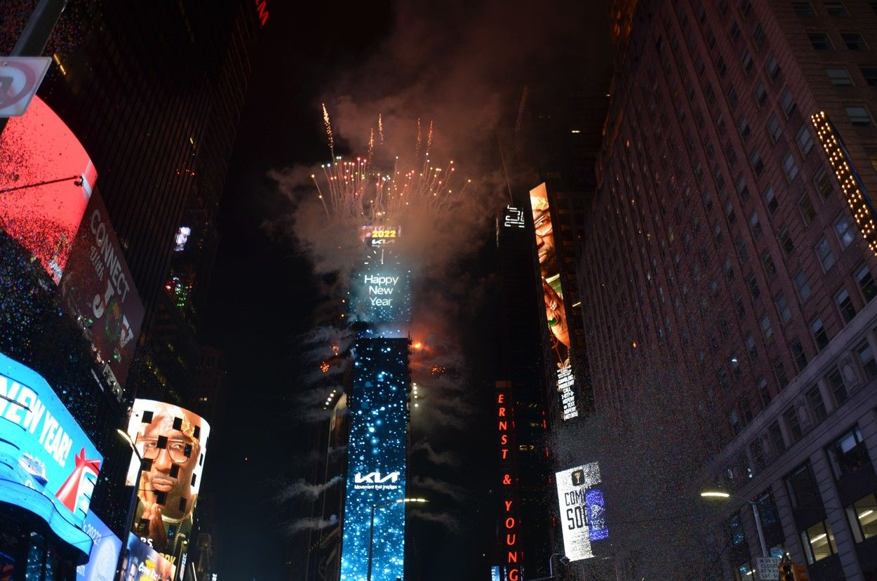 Revelion: Spectacol de lumină și culoare la New York după un an de pauză
